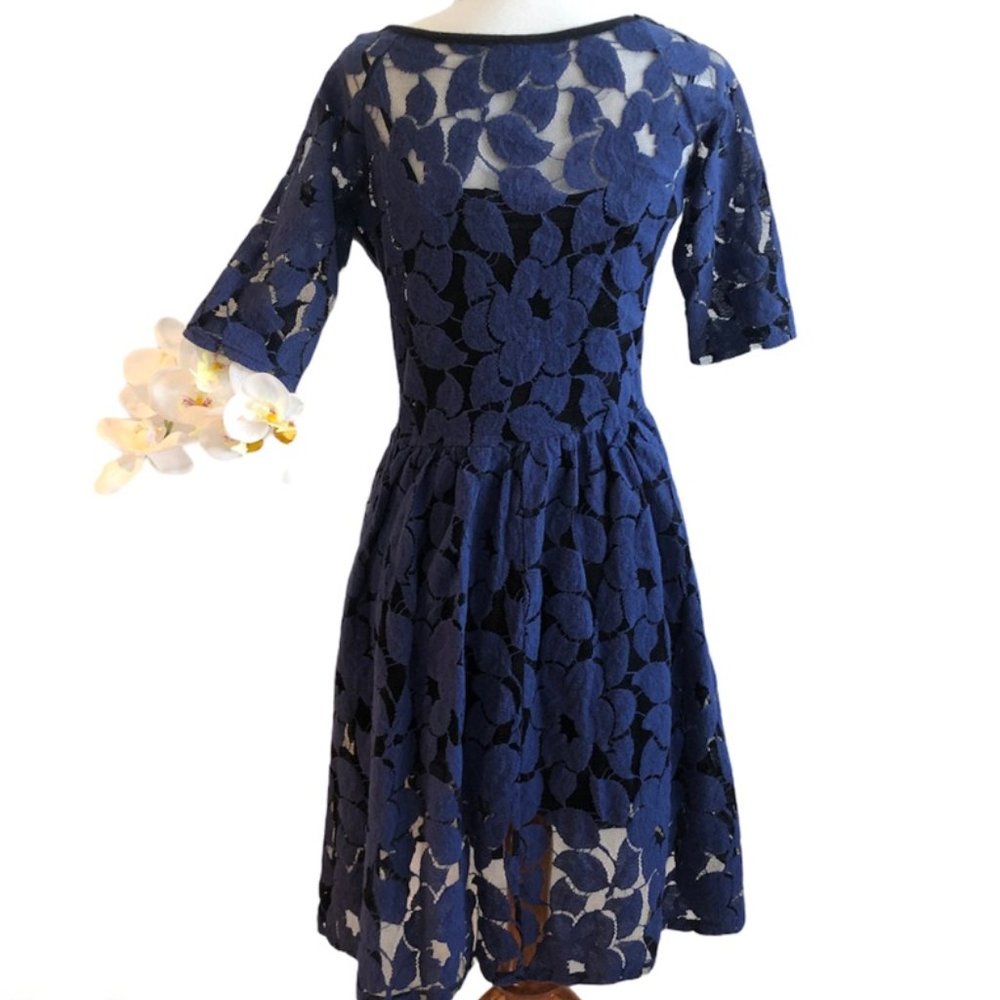 Sparrow, Blue Flocked Lace 2 piece Dress Small - Picture 3 of 8